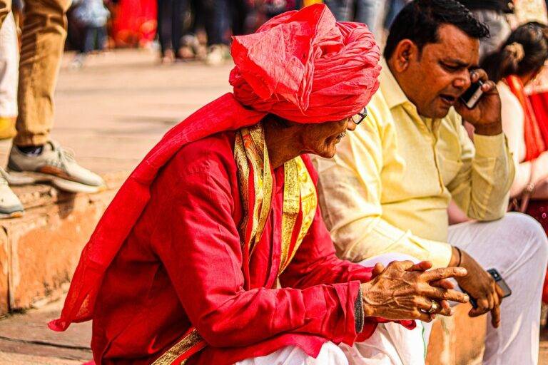 The Impact of Political Campaign Merchandise on Election Campaign Narratives